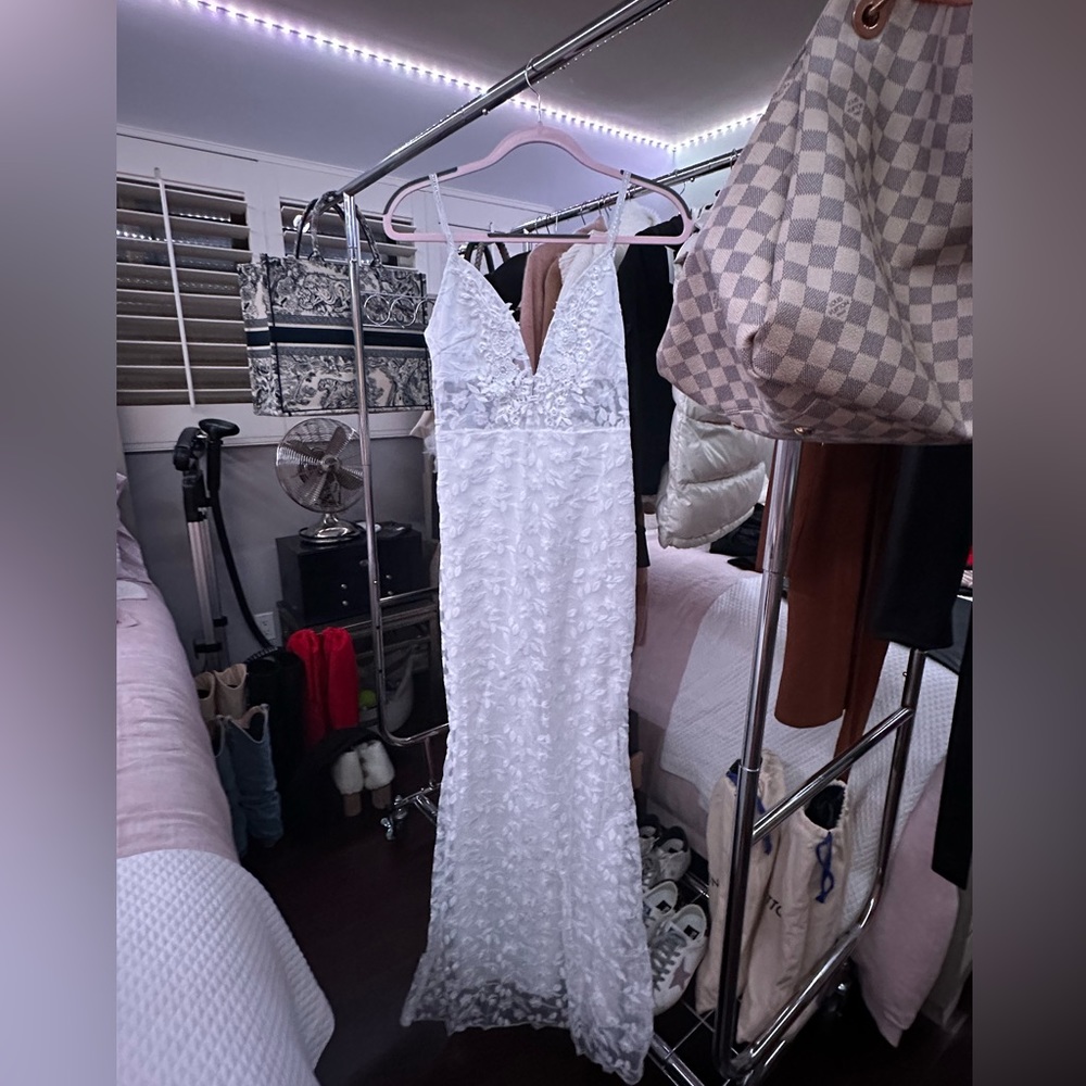 Wedding dress, prom or white party! Long fitted dress floral lace detail. New!